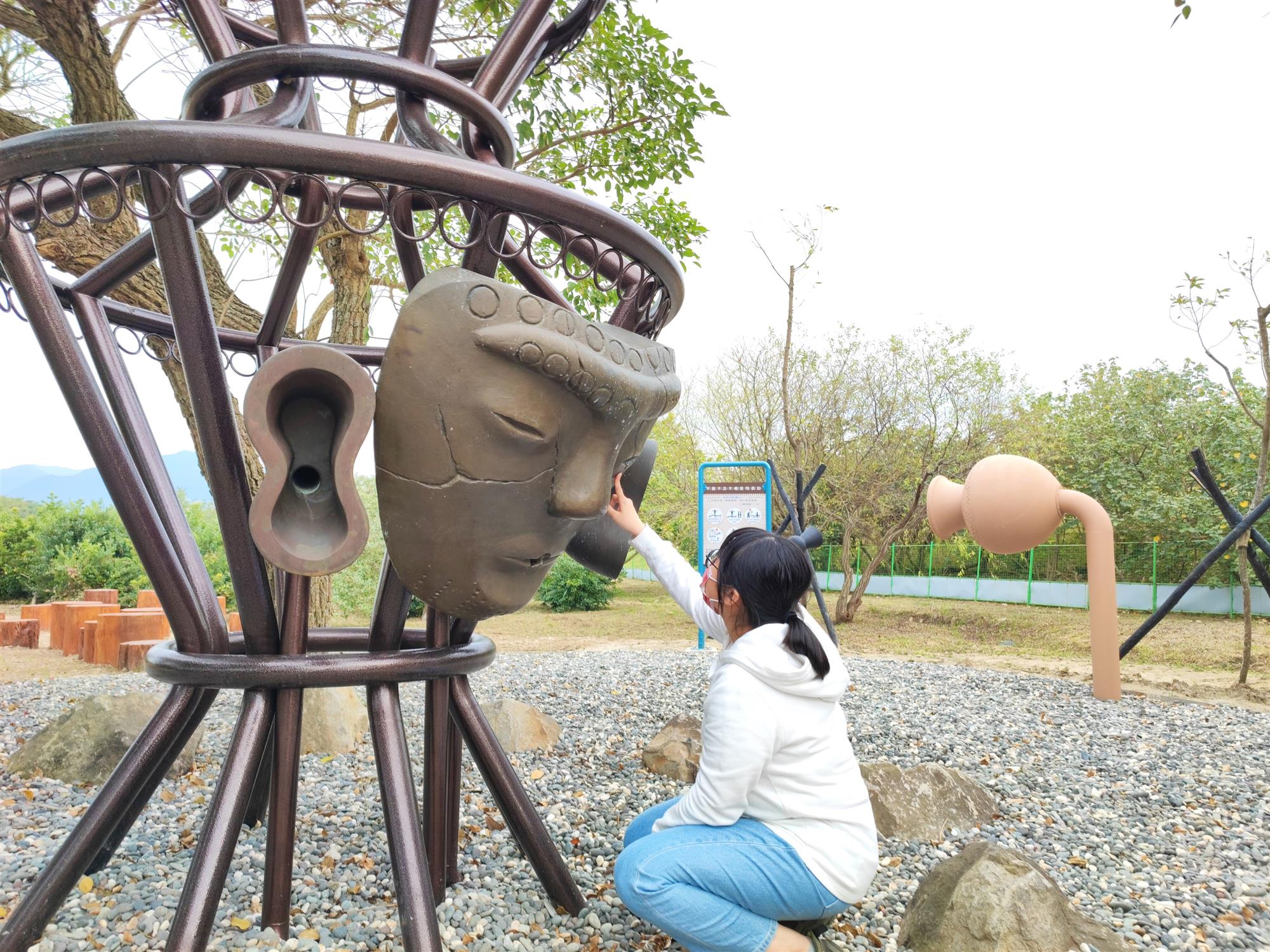 八里十三行文化公園周邊改善-人面造型傳聲裝置 (2)